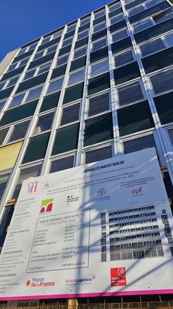 Viroflay 108 immeuble de bureaux transformés en logements familiaux locatifs par Versailles Habitat