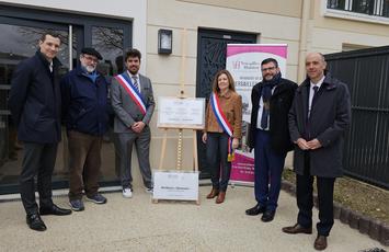 Inauguration de la résidence Harmonia le 28 mars 2025 : de gauche à droite Jean-Xavier Boin DGA de ADI Promotion, Michel Bancal Président de Versailles Habitat, Thomas Mengelle-Touya maire de Jouars-Pontchartrain, Anne-Sophie Ronceret députée, Nicolas Ventre Sous-Préfet  et Eric Le Coz DG de Versailles Habitat